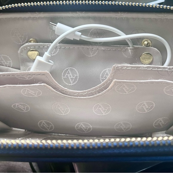 Adrienne Vittadini Charging Wallet - Picture 2 of 5